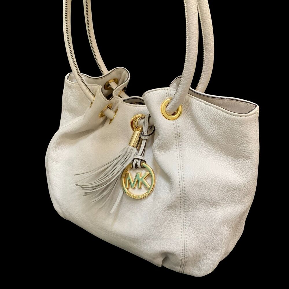 MICHAEL KORS Vanilla Pebbled Leather Tasseled ASTOR Ring Tote Shoulder Bag - Picture 2 of 12